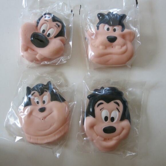 DISNEY GOOFY FAMILY  *New* Water Squirters Set of 4 1990's Cereal Vintage Toys - Picture 1 of 2